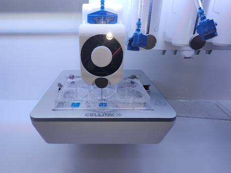 CELLINK bioprinter close-up during FRESH and GelMA bioprinting evaluation